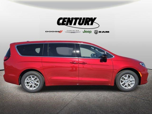 new 2025 Chrysler Pacifica car, priced at $43,315