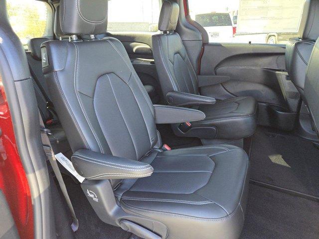 new 2025 Chrysler Pacifica car, priced at $43,315
