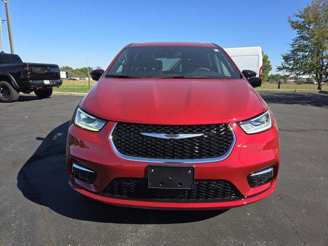 new 2025 Chrysler Pacifica car, priced at $42,315