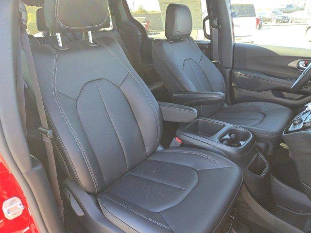 new 2025 Chrysler Pacifica car, priced at $43,315