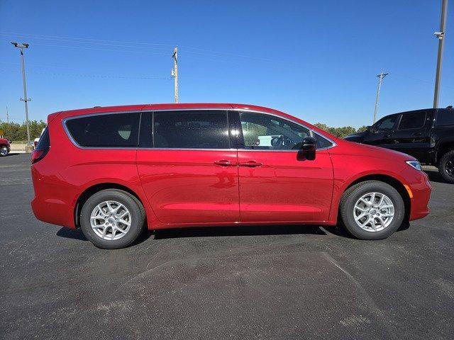 new 2025 Chrysler Pacifica car, priced at $42,315