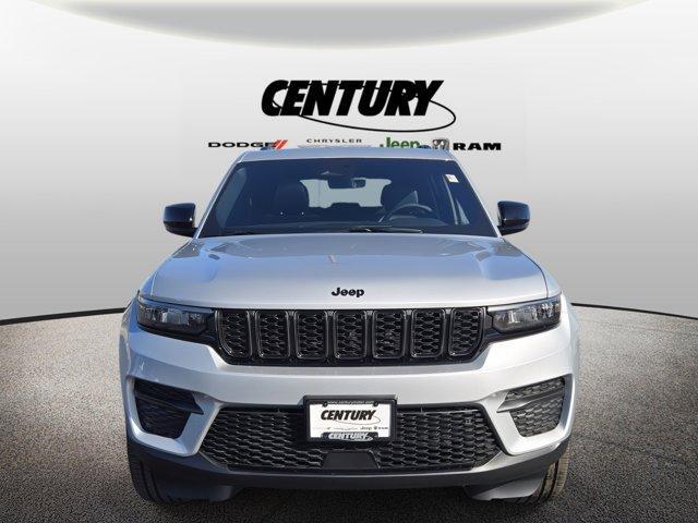 new 2025 Jeep Grand Cherokee car, priced at $43,175