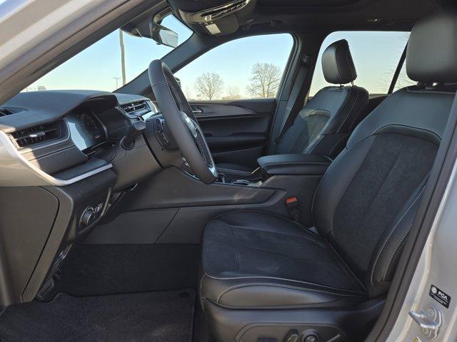 new 2025 Jeep Grand Cherokee car, priced at $43,175