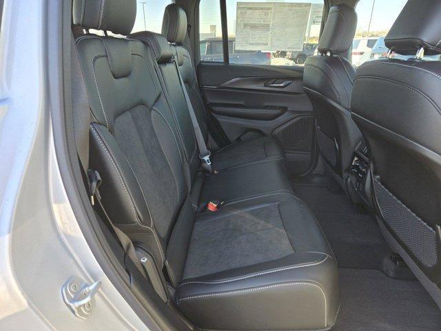 new 2025 Jeep Grand Cherokee car, priced at $43,175
