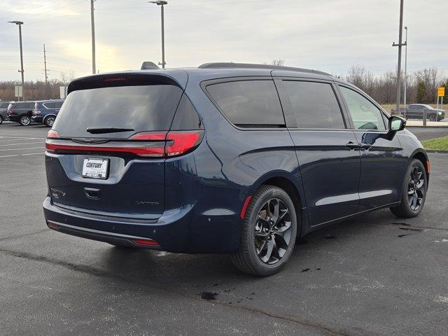 new 2025 Chrysler Pacifica car, priced at $48,040