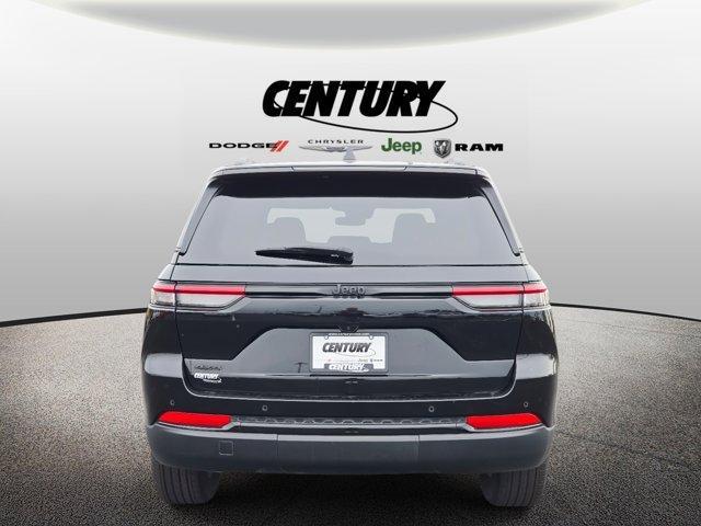 used 2024 Jeep Grand Cherokee car, priced at $31,977