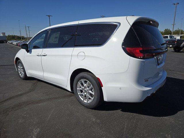 new 2025 Chrysler Pacifica car, priced at $41,820