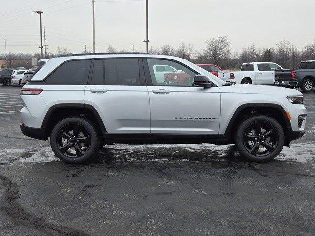 new 2025 Jeep Grand Cherokee car, priced at $44,020