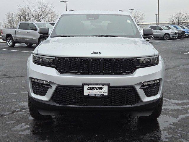 new 2025 Jeep Grand Cherokee car, priced at $44,020