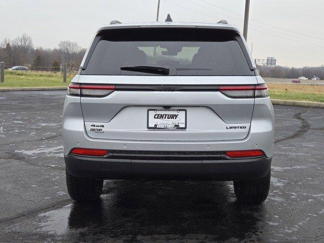 new 2025 Jeep Grand Cherokee car, priced at $44,020