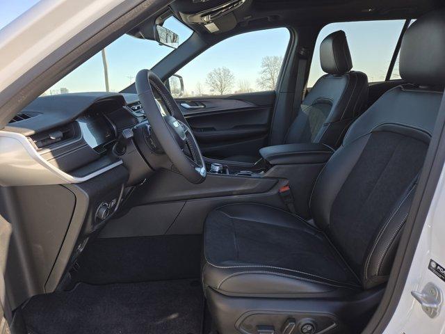 new 2025 Jeep Grand Cherokee car, priced at $42,580