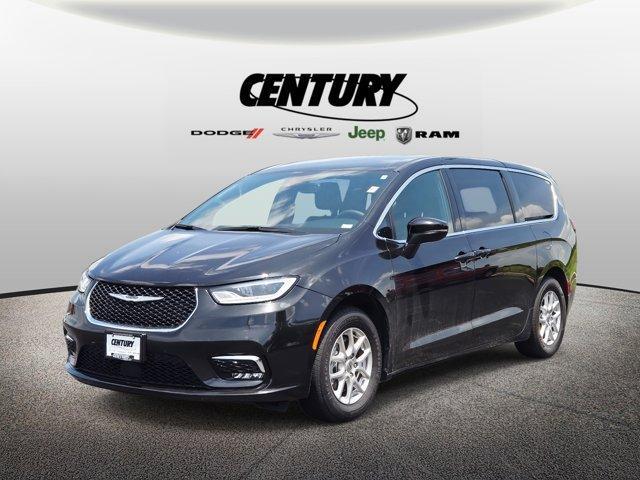 used 2023 Chrysler Pacifica car, priced at $27,977