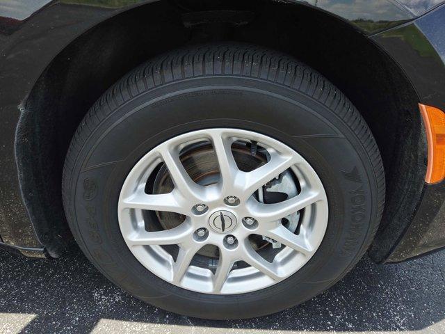 used 2023 Chrysler Pacifica car, priced at $27,977