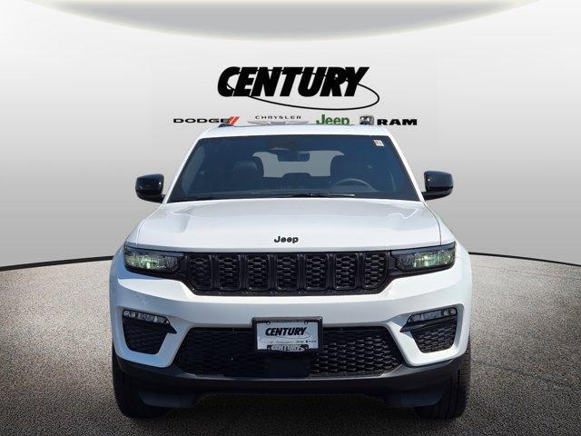 new 2025 Jeep Grand Cherokee car, priced at $47,140