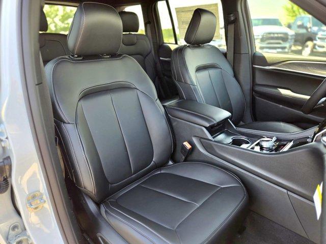 new 2025 Jeep Grand Cherokee car, priced at $47,140