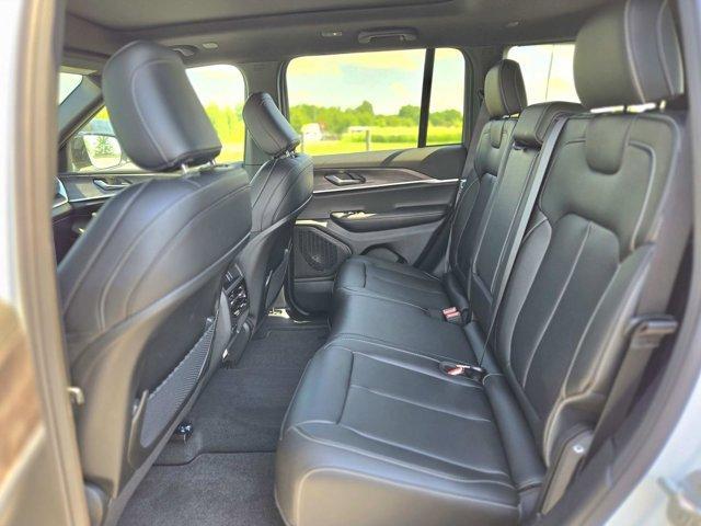 new 2025 Jeep Grand Cherokee car, priced at $47,140