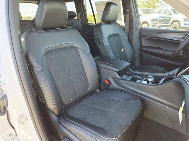 new 2025 Jeep Grand Cherokee car, priced at $40,530