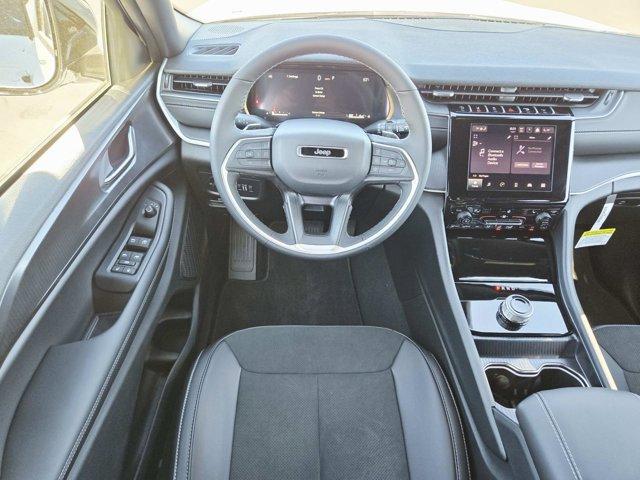 new 2025 Jeep Grand Cherokee car, priced at $40,530
