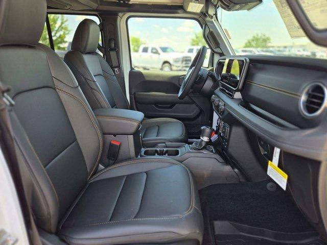 new 2025 Jeep Gladiator car, priced at $45,430