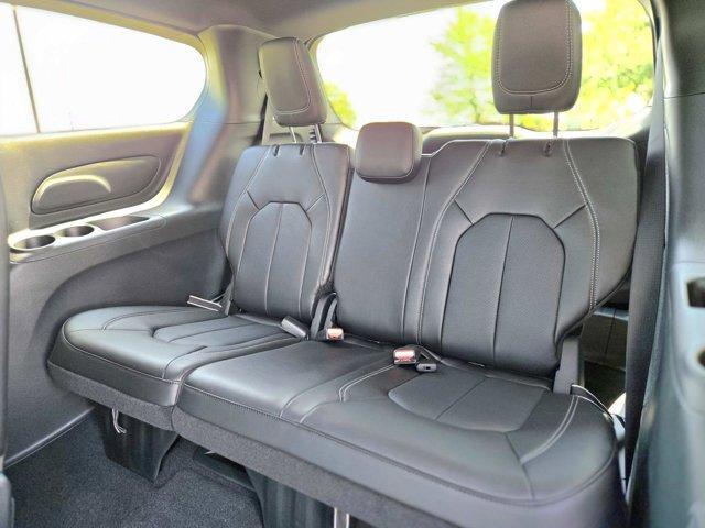 new 2025 Chrysler Pacifica car, priced at $39,945