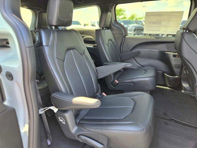 new 2025 Chrysler Pacifica car, priced at $39,945