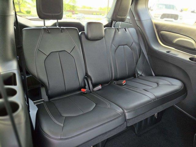 new 2025 Chrysler Pacifica car, priced at $39,945