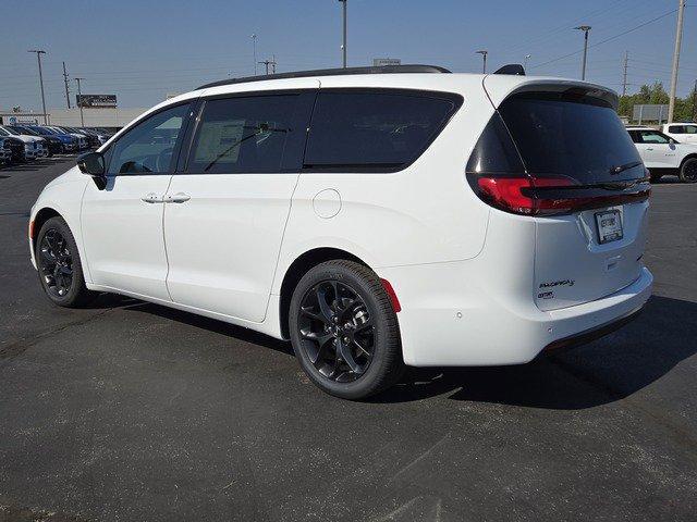 new 2025 Chrysler Pacifica car, priced at $46,545