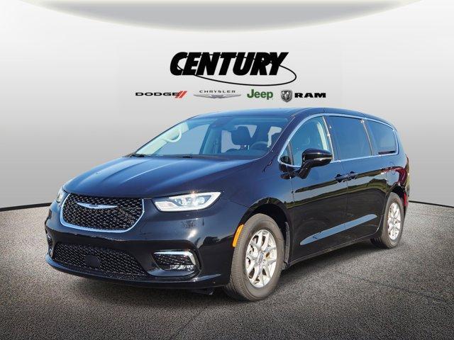 used 2024 Chrysler Pacifica car, priced at $34,977