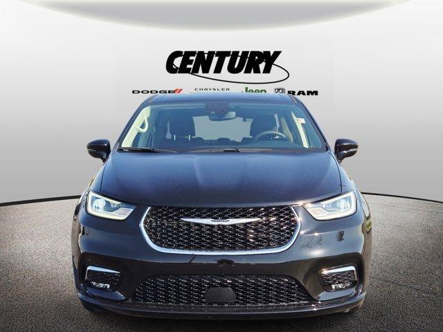 used 2024 Chrysler Pacifica car, priced at $34,977
