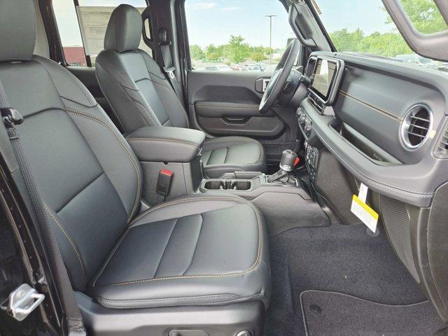 new 2025 Jeep Gladiator car, priced at $45,980