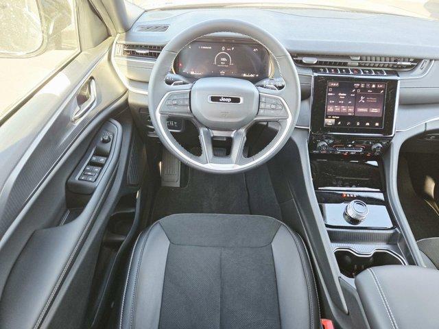 new 2025 Jeep Grand Cherokee car, priced at $40,625