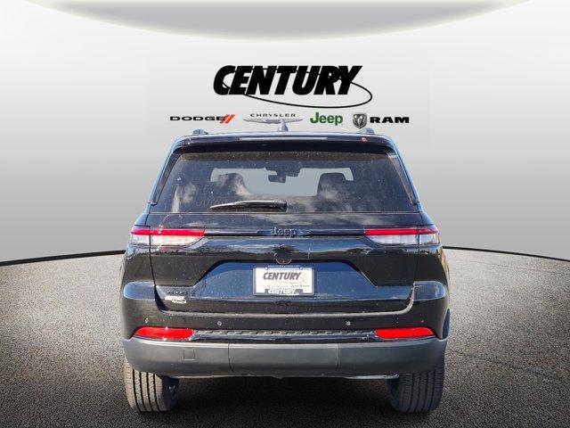 new 2025 Jeep Grand Cherokee car, priced at $40,625