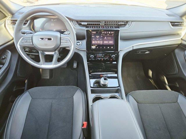 new 2025 Jeep Grand Cherokee car, priced at $40,625