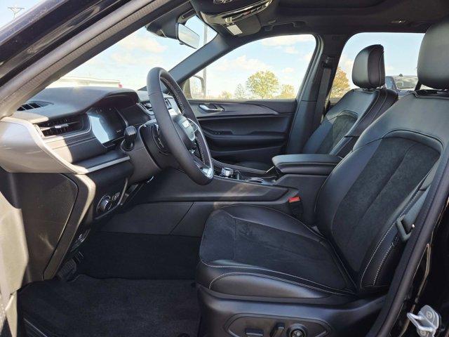 new 2025 Jeep Grand Cherokee car, priced at $40,625