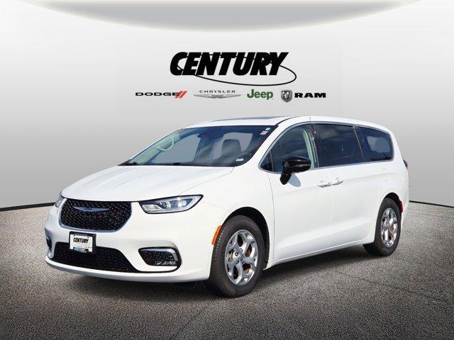 used 2024 Chrysler Pacifica car, priced at $40,977