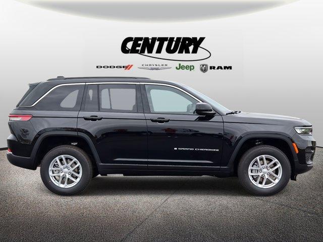 new 2025 Jeep Grand Cherokee car, priced at $38,375