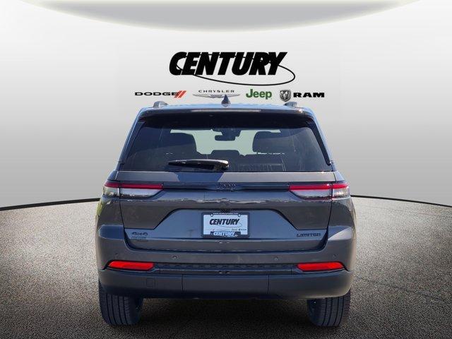 new 2025 Jeep Grand Cherokee car, priced at $47,735