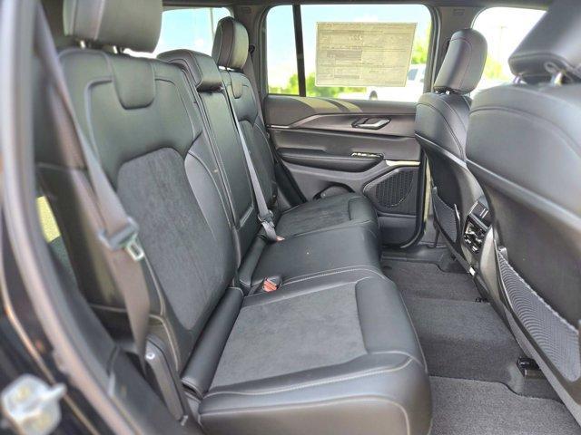new 2025 Jeep Grand Cherokee car, priced at $43,375