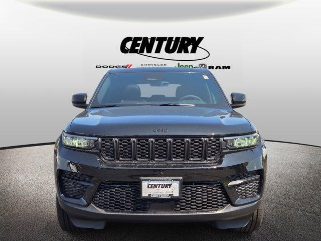 new 2025 Jeep Grand Cherokee car, priced at $43,375