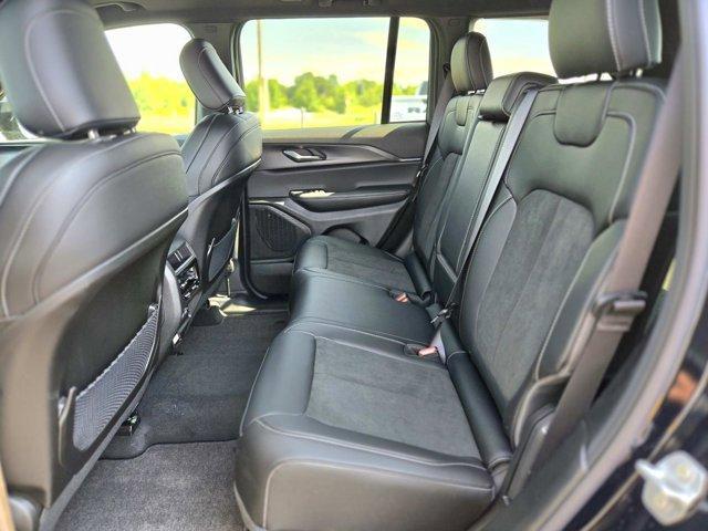 new 2025 Jeep Grand Cherokee car, priced at $43,375