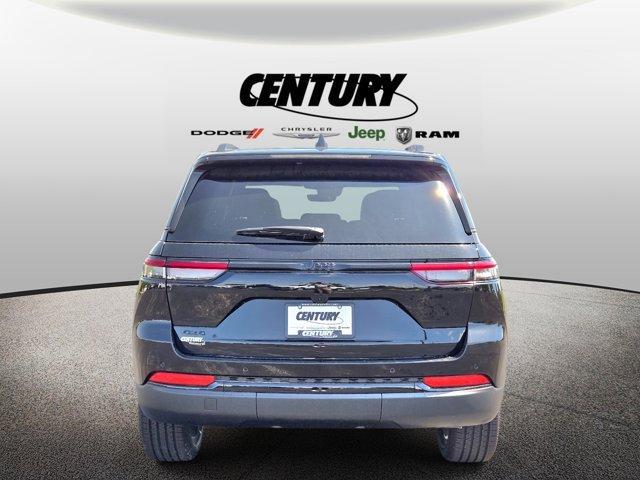 new 2025 Jeep Grand Cherokee car, priced at $43,375