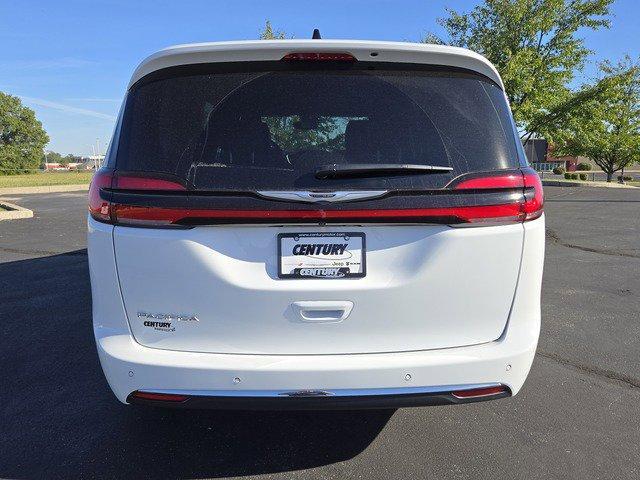 new 2025 Chrysler Pacifica car, priced at $39,925