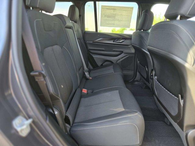 new 2025 Jeep Grand Cherokee car, priced at $38,375