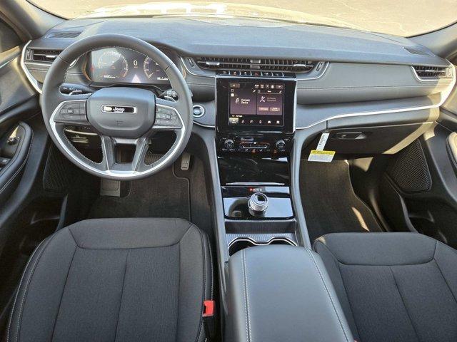 new 2025 Jeep Grand Cherokee car, priced at $38,375