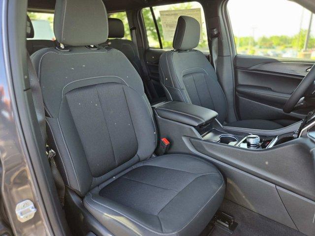 new 2025 Jeep Grand Cherokee car, priced at $38,375