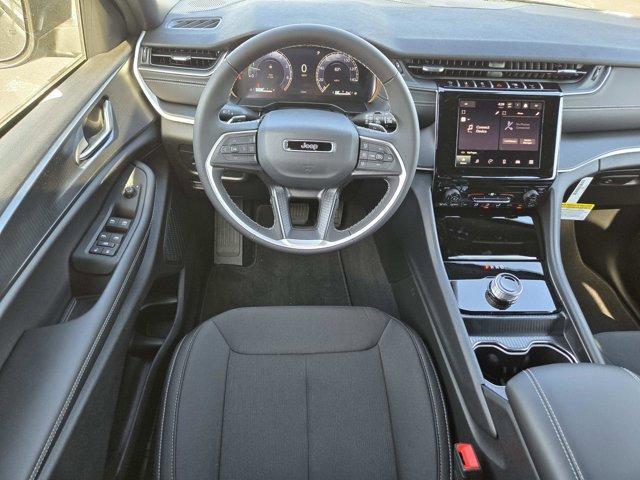 new 2025 Jeep Grand Cherokee car, priced at $38,375