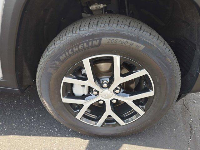 used 2024 Jeep Grand Cherokee car, priced at $38,977