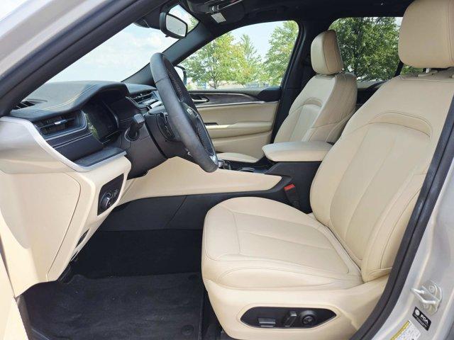 used 2024 Jeep Grand Cherokee car, priced at $38,977
