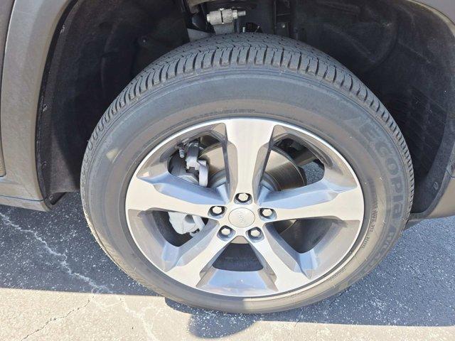 used 2024 Jeep Grand Cherokee car, priced at $39,977