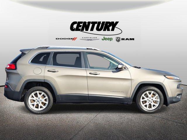 used 2016 Jeep Cherokee car, priced at $10,477